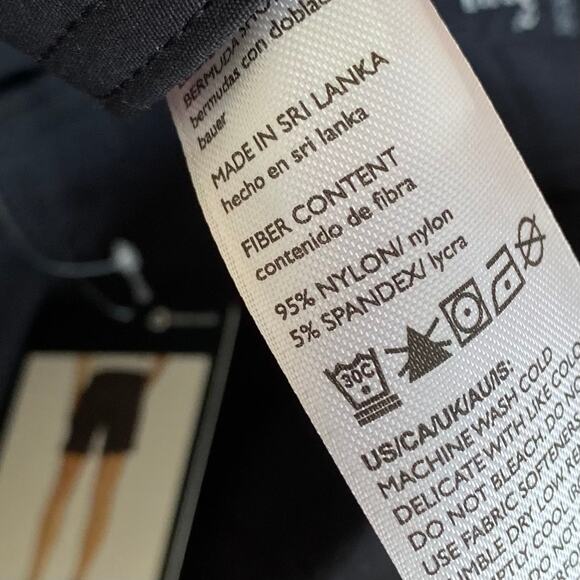 NEW EDDIE BAUER Rolled Hem Bermuda Shorts Size 6 Black Stretch SPF 50 Nylon - Picture 4 of 4